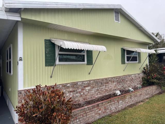 Winter Haven, FL Mobile Home for Sale located at 9 Henry Drive Garden Mobile Village